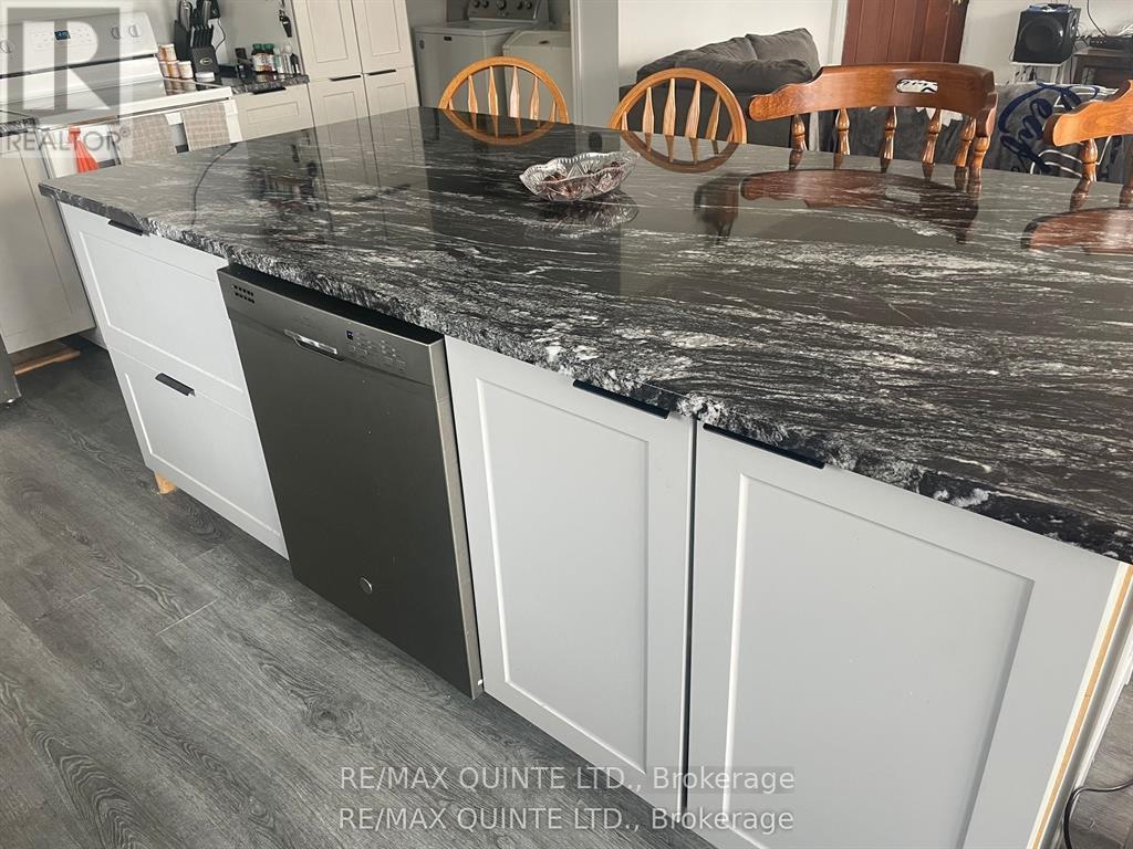 27 First Avenue, Quinte West, Ontario  K8V 5M6 - Photo 3 - X13001860