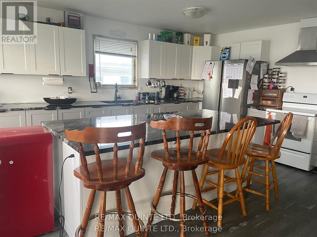 27 First Avenue, Quinte West, Ontario  K8V 5M6 - Photo 6 - X13001860