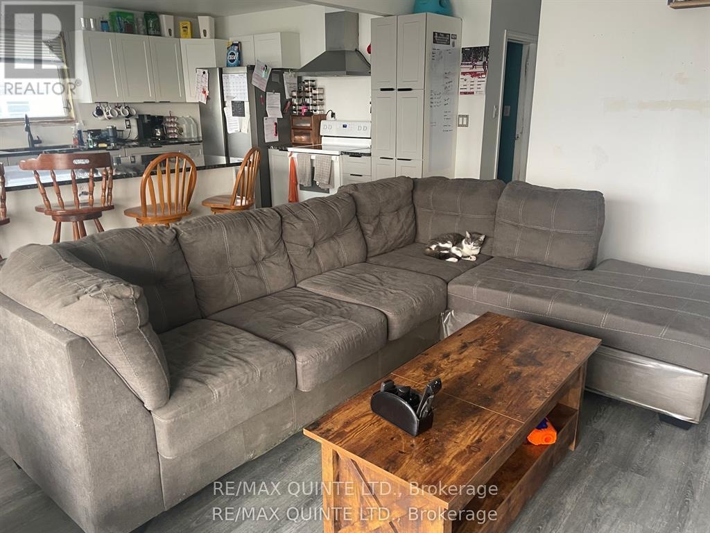 27 First Avenue, Quinte West, Ontario  K8V 5M6 - Photo 8 - X13001860