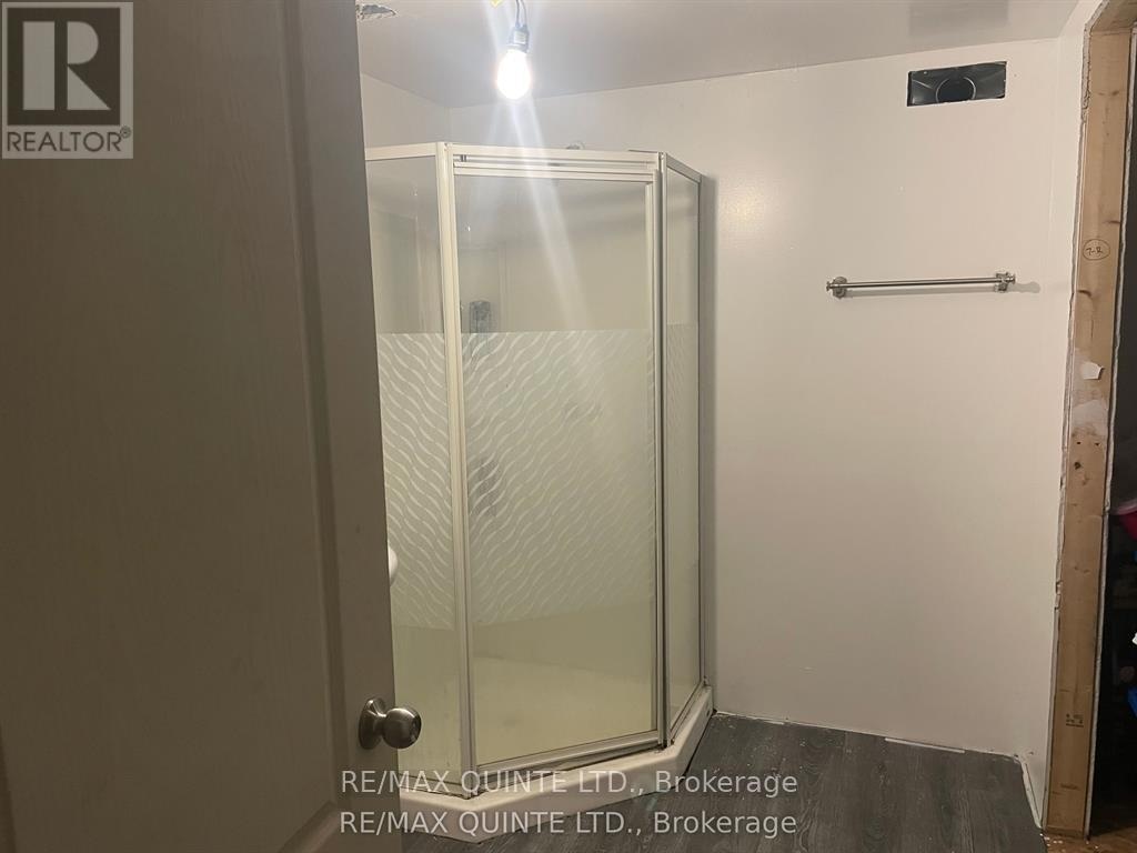 27 First Avenue, Quinte West, Ontario  K8V 5M6 - Photo 9 - X13001860