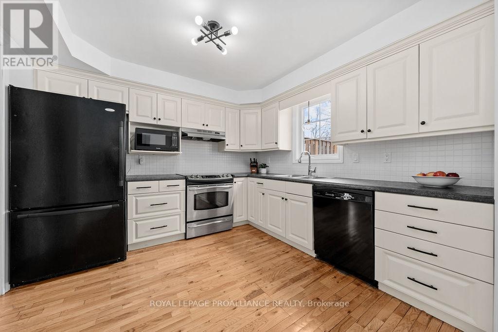29 Sherwood Crescent, Belleville, Ontario  K8P 5G2 - Photo 15 - X13004308
