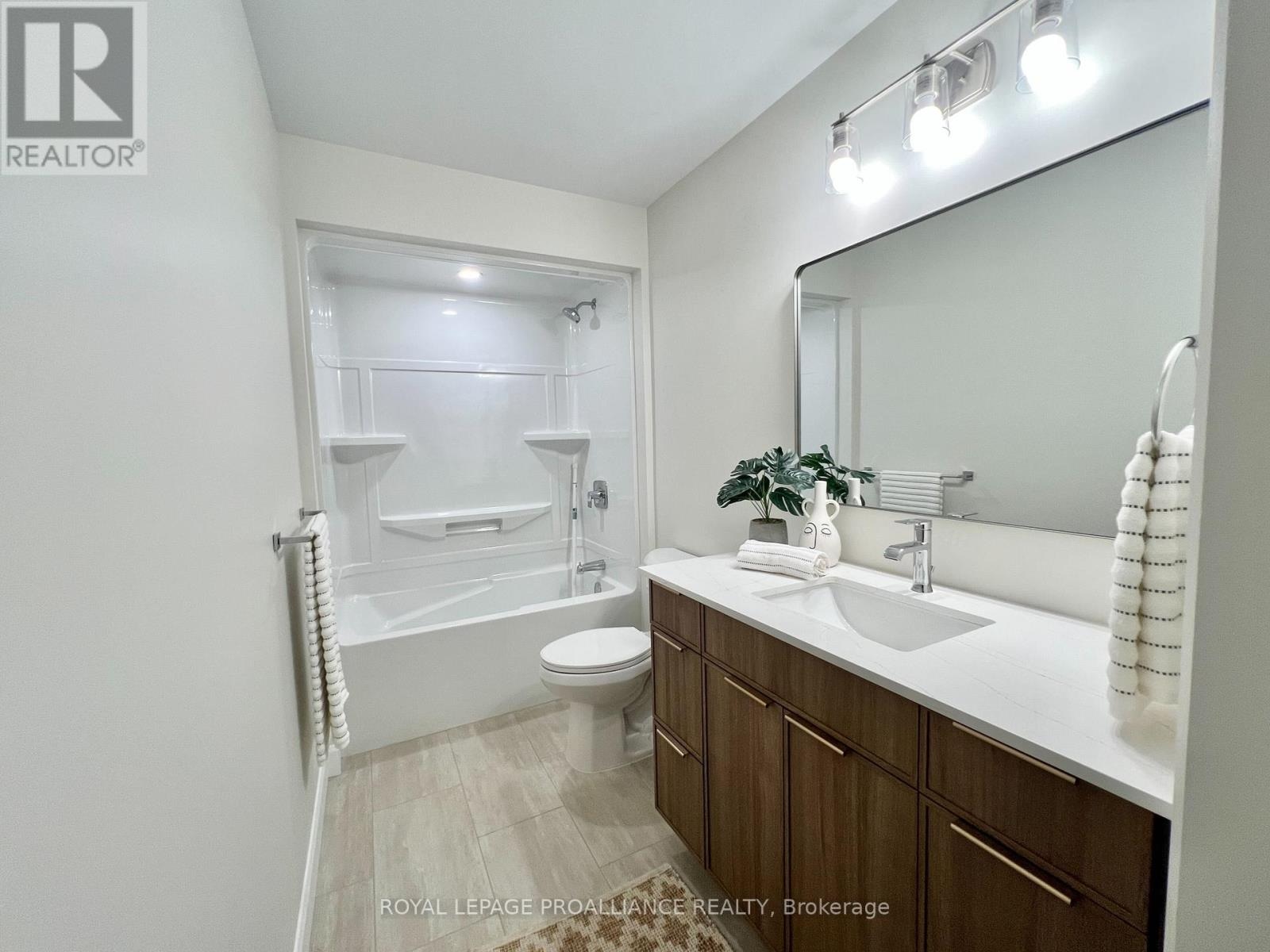 6 Horton Court, Belleville, Ontario K8P 0H3 - Photo 11 - X12716468