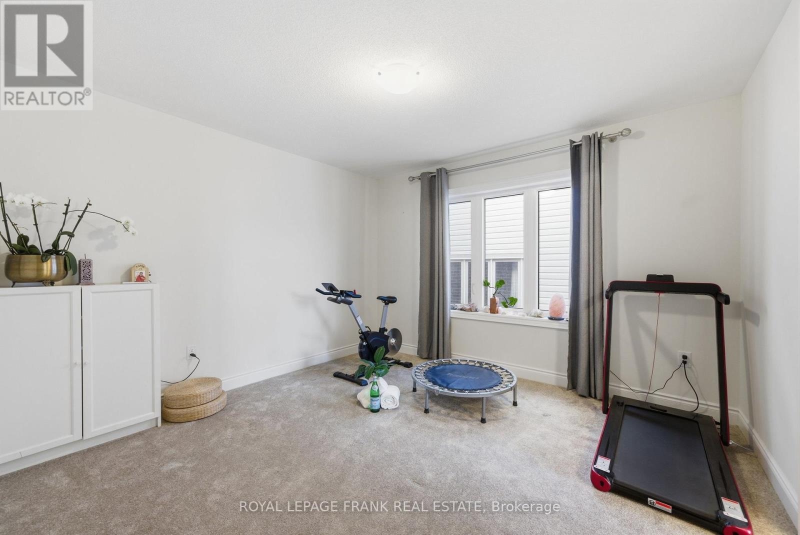 60 Hennessey Crescent, Kawartha Lakes, Ontario K9V 0P3 - Photo 41 - X12807752