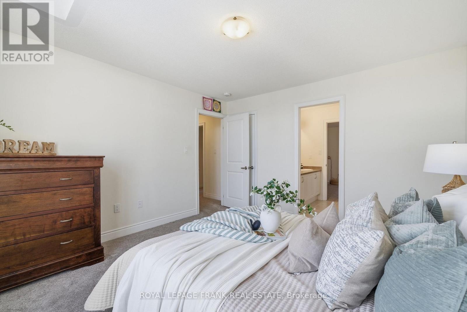 60 Hennessey Crescent, Kawartha Lakes, Ontario K9V 0P3 - Photo 39 - X12807752