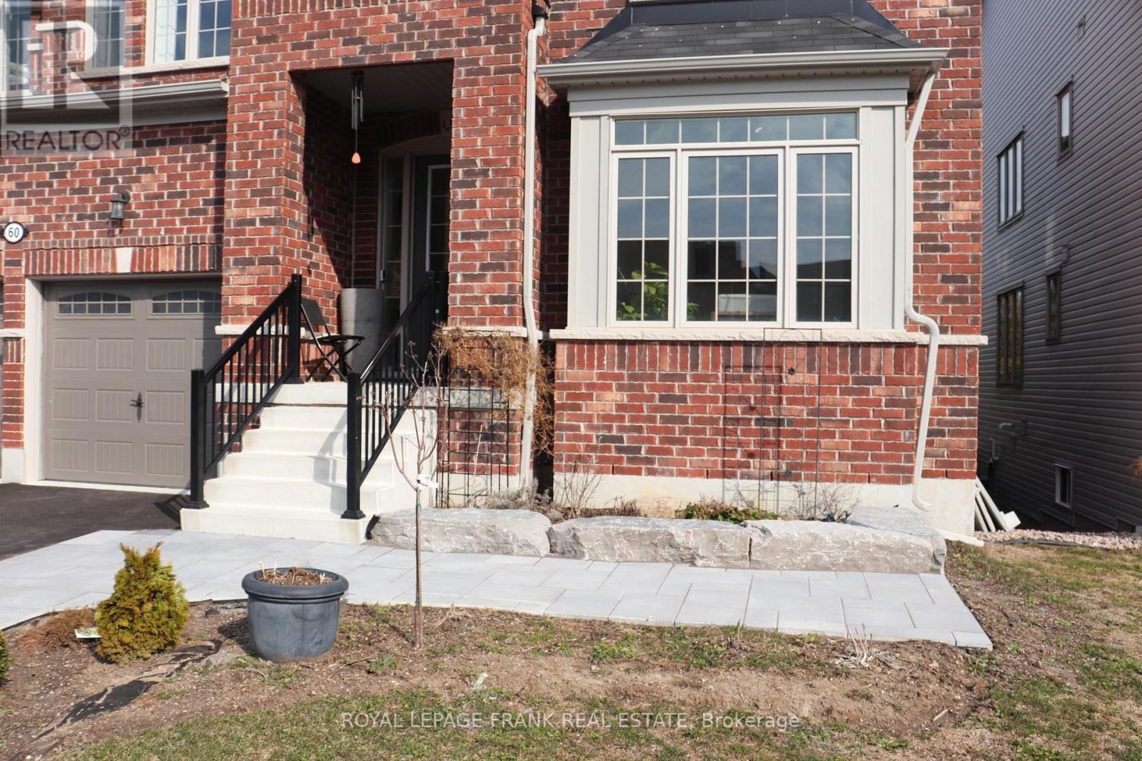 60 Hennessey Crescent, Kawartha Lakes, Ontario K9V 0P3 - Photo 4 - X12807752