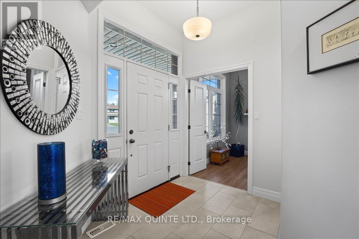 6 Granby Court, Belleville, Ontario  K8N 5W6 - Photo 4 - X13013172