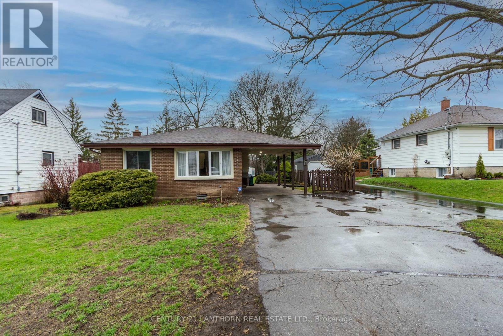 18 Glendale Road, Belleville, Ontario  K8P 4H5 - Photo 2 - X13017158