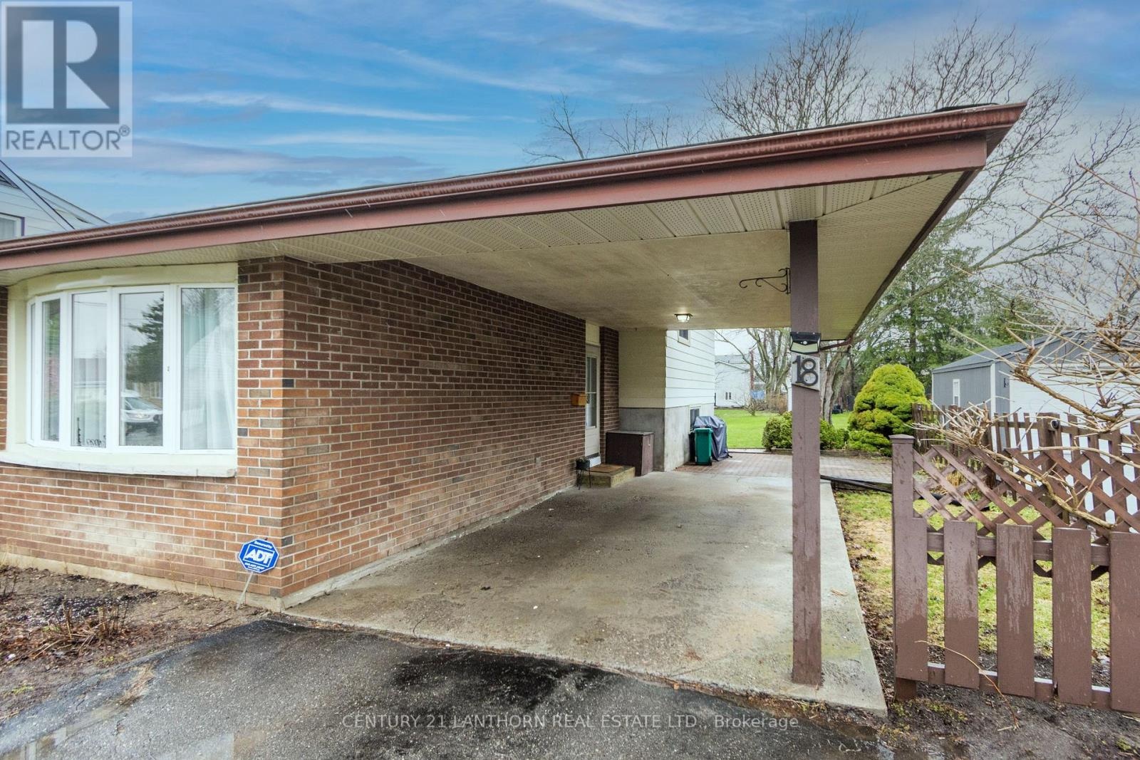 18 Glendale Road, Belleville, Ontario  K8P 4H5 - Photo 3 - X13017158