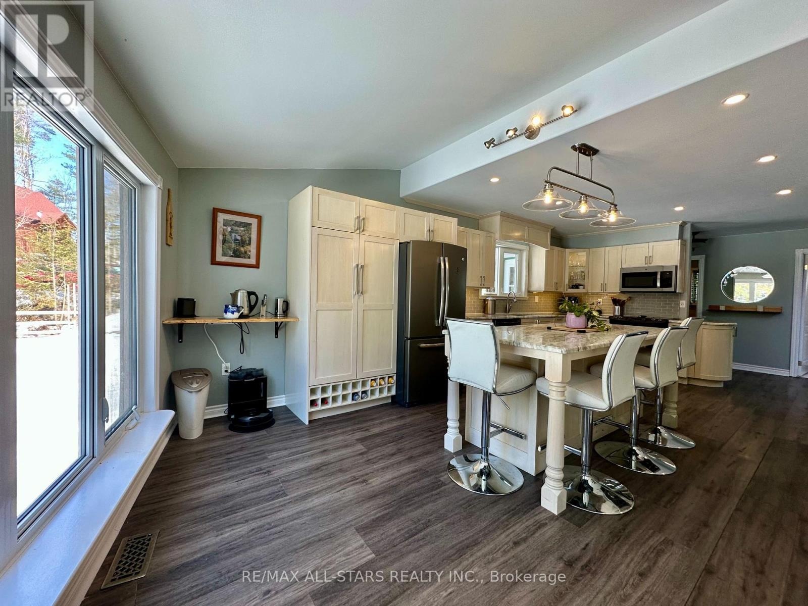 398 Edwina Drive, Trent Lakes, Ontario K0M 1A0 - Photo 7 - X12862168
