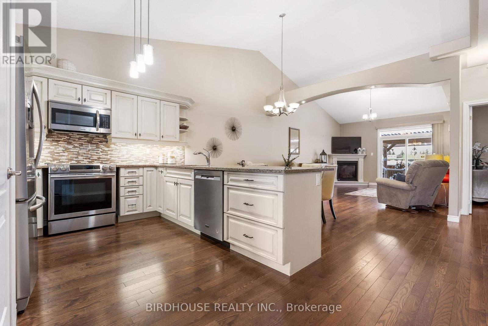 78 Chadwin Drive, Kawartha Lakes, Ontario  K9V 0E9 - Photo 6 - X12729632
