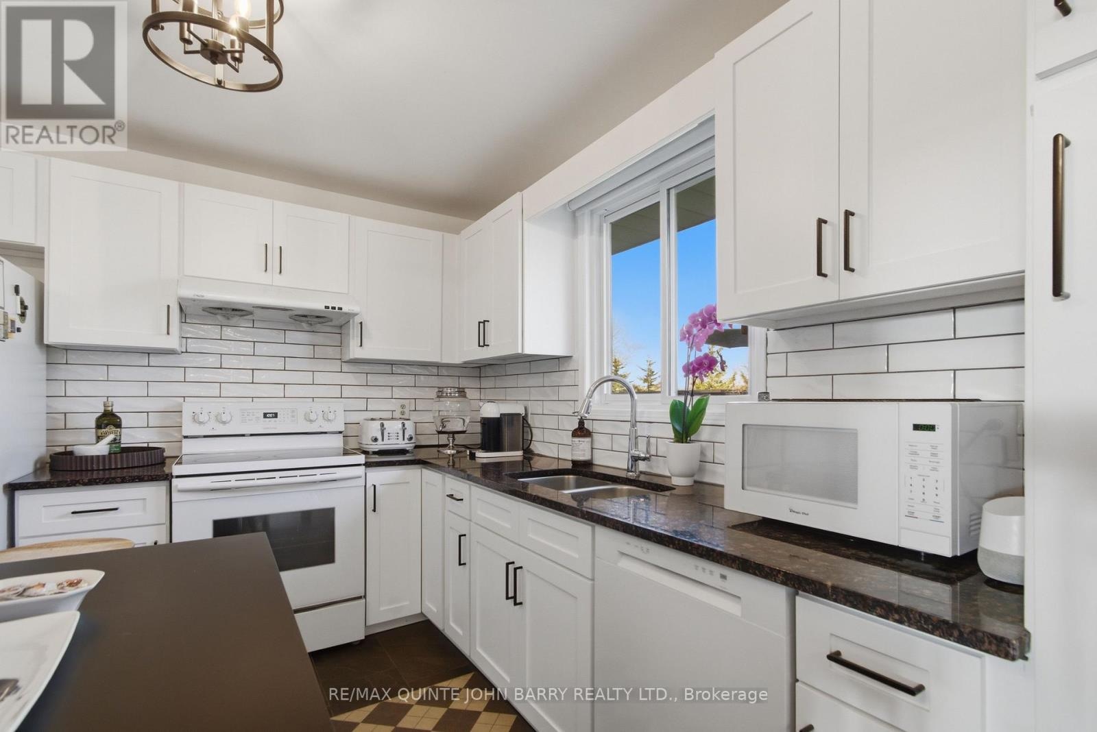 28 Fleming Road, Quinte West, Ontario  K8V 6P7 - Photo 14 - X13025856