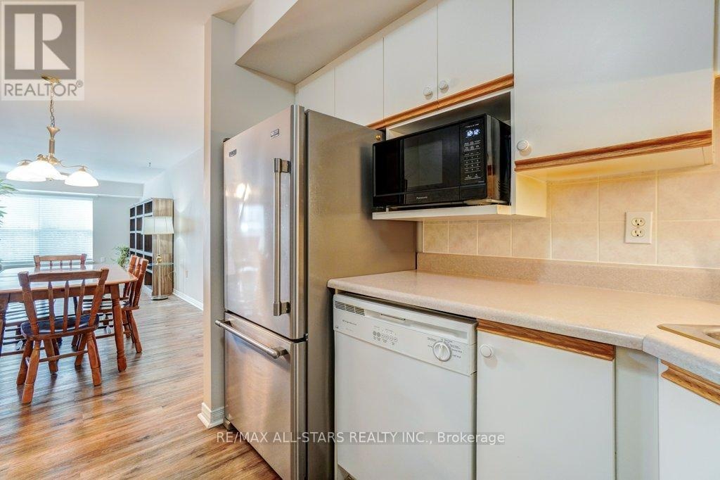 303 - 8 Huron Street, Kawartha Lakes, Ontario  K9V 6K3 - Photo 9 - X12548054