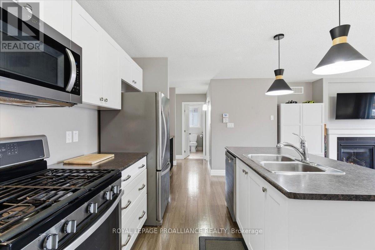 68 Cortland Crescent, Quinte West, Ontario  K8V 0E9 - Photo 11 - X13032058