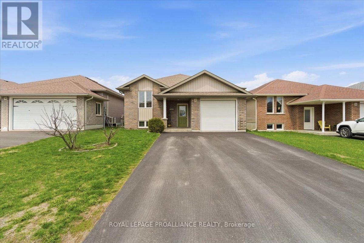 68 Cortland Crescent, Quinte West, Ontario  K8V 0E9 - Photo 2 - X13032058