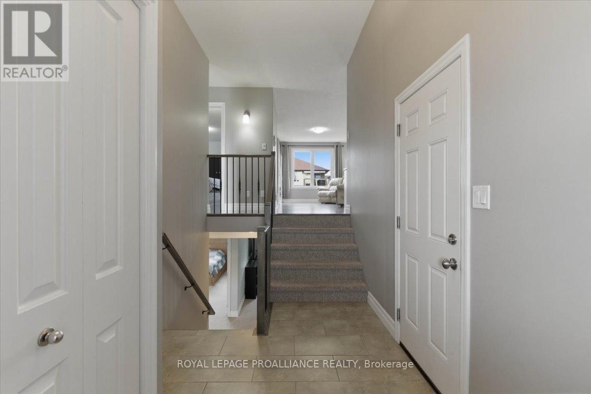 68 Cortland Crescent, Quinte West, Ontario  K8V 0E9 - Photo 6 - X13032058