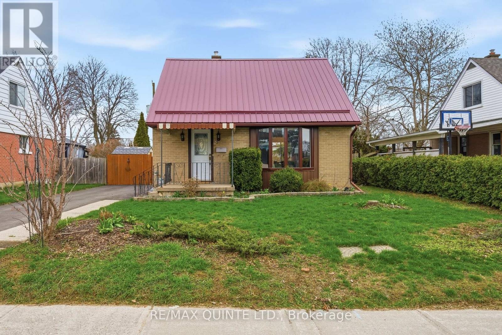 59 Fourth Avenue, Quinte West, Ontario  K8V 5N5 - Photo 2 - X13039596
