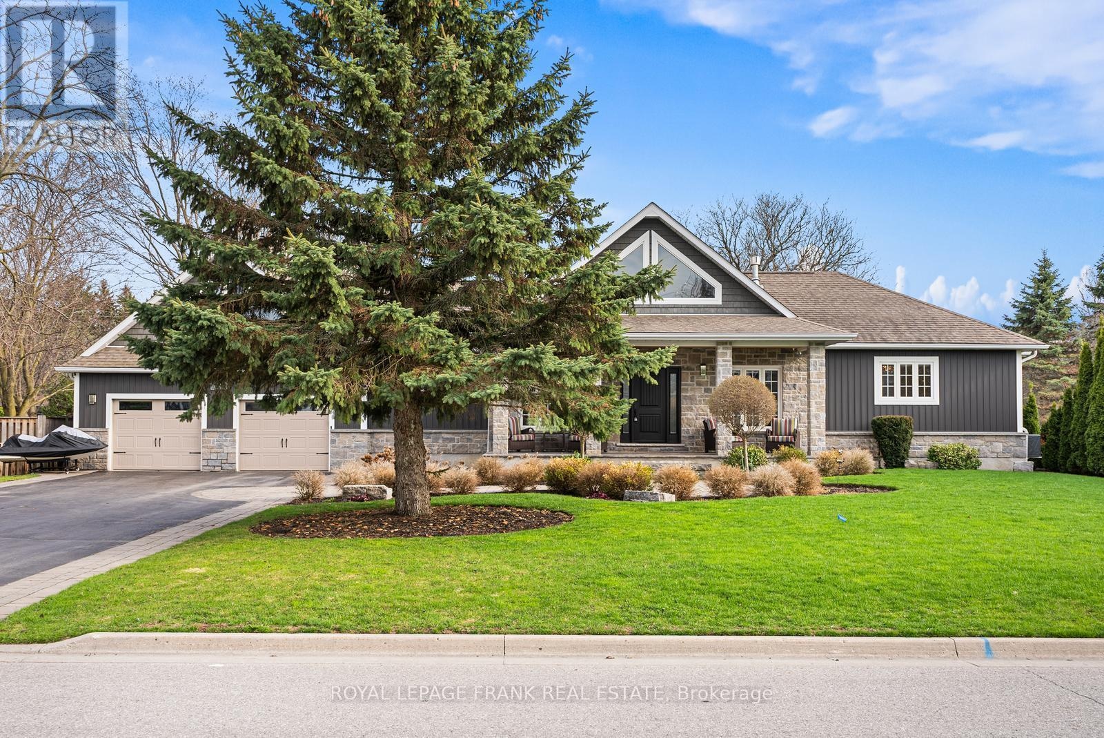 325 Maine Street, Oshawa, Ontario  L1L 1A8 - Photo 2 - E13039414