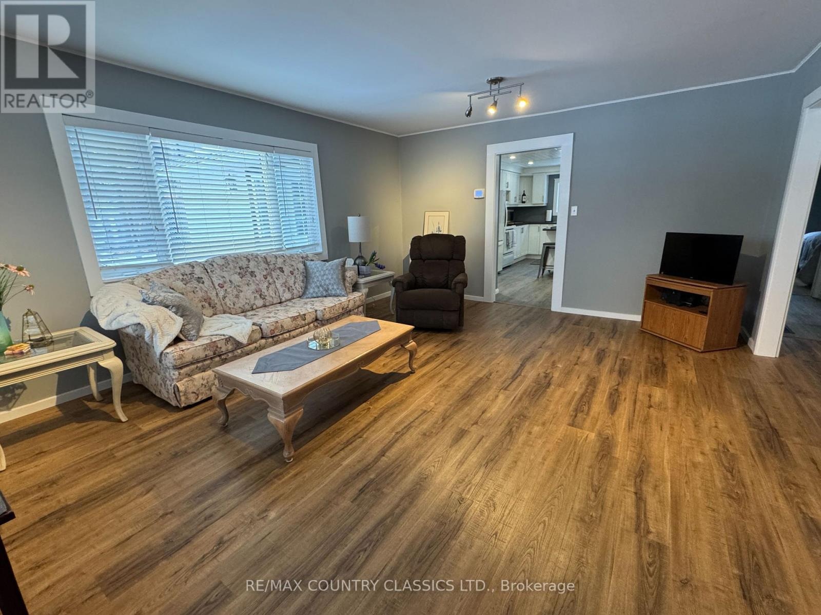 38 Flint Avenue, Bancroft, Ontario  K0L 1C0 - Photo 4 - X12907212