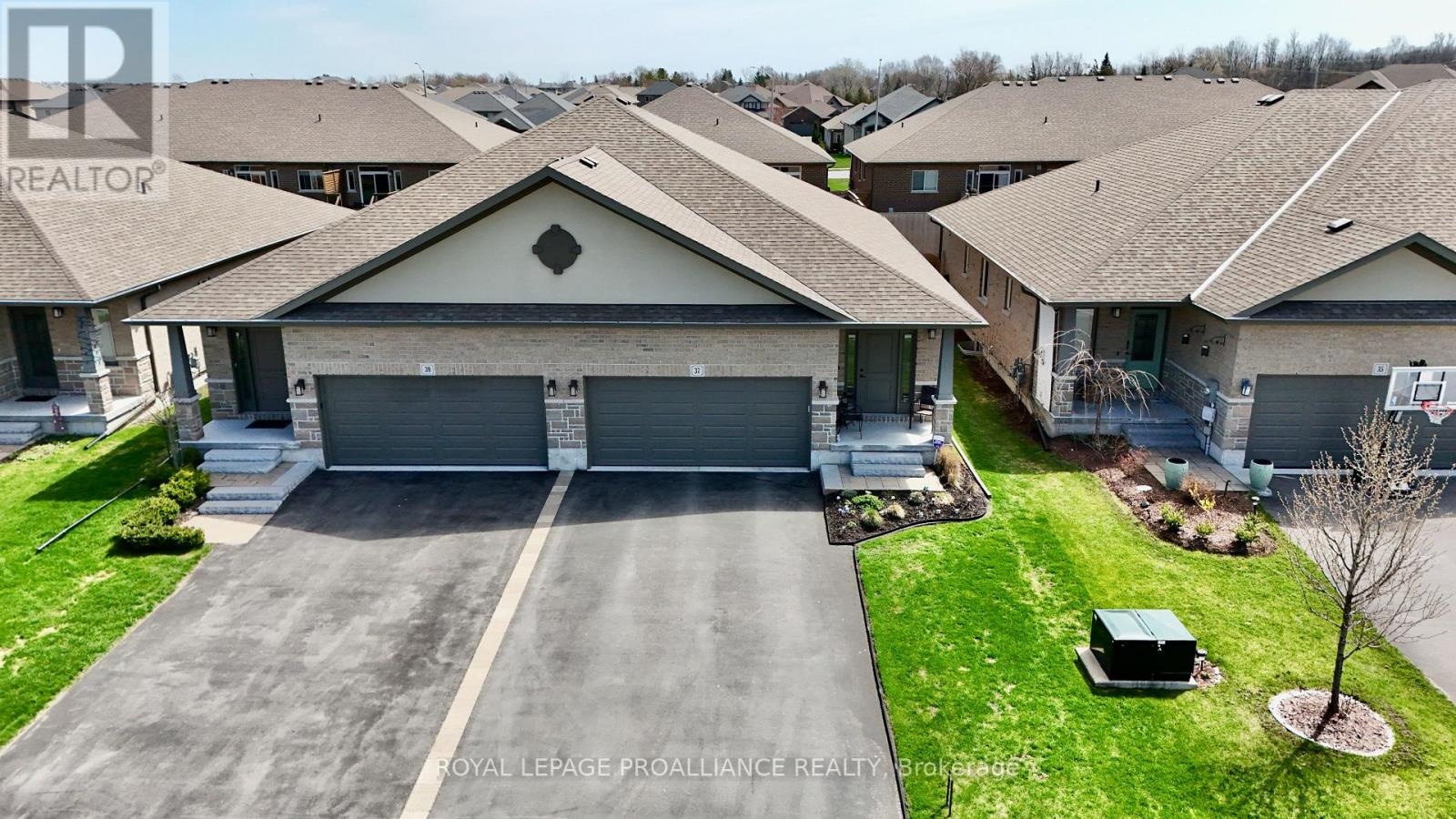 37 Farmington Crescent, Belleville, Ontario  K8N 0J9 - Photo 2 - X13019562