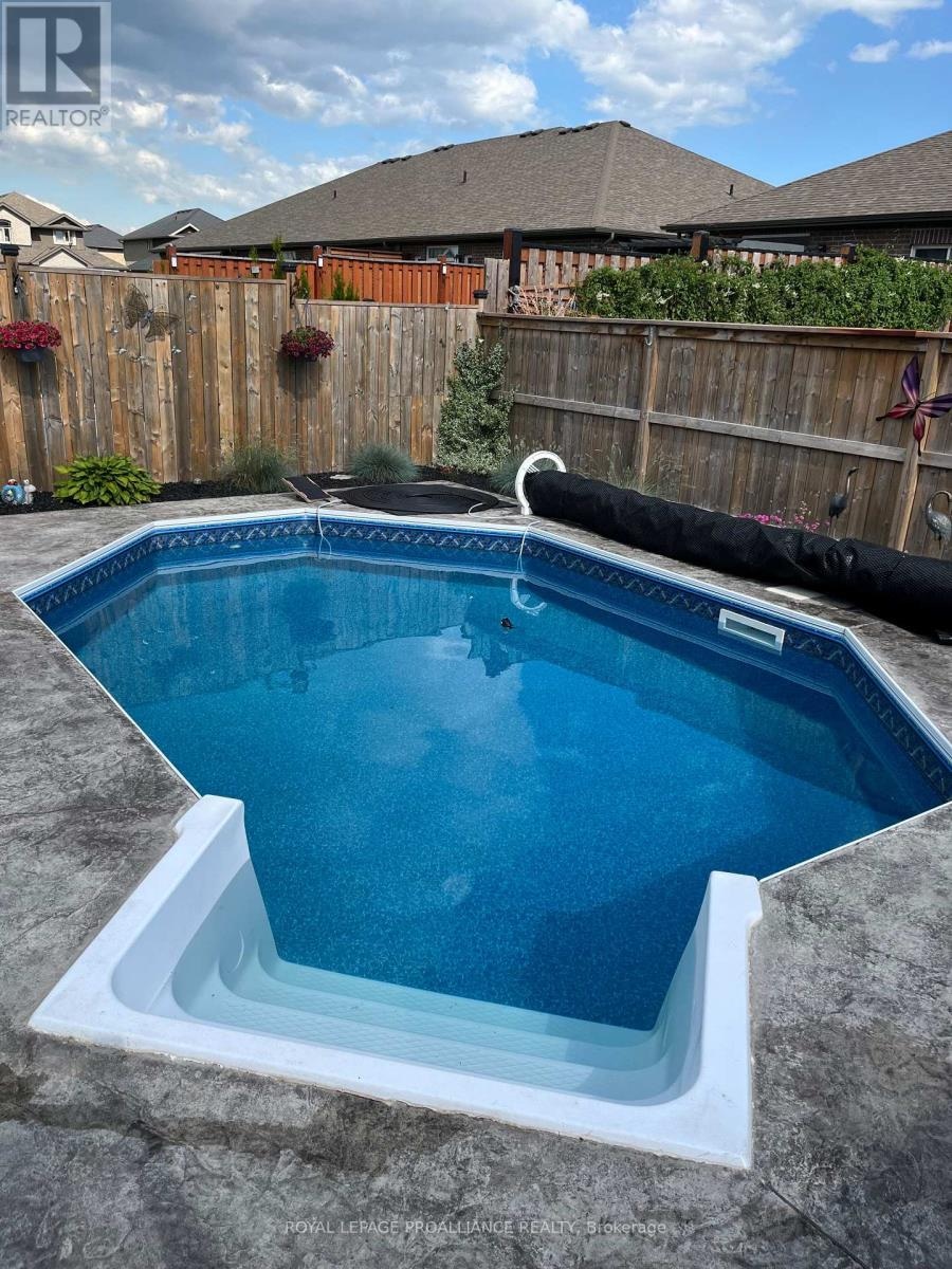 37 Farmington Crescent, Belleville, Ontario  K8N 0J9 - Photo 29 - X13019562