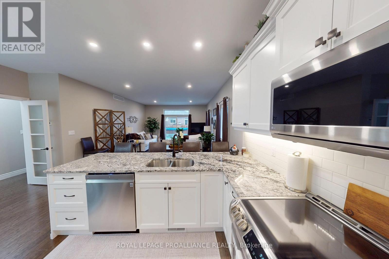 37 Farmington Crescent, Belleville, Ontario  K8N 0J9 - Photo 7 - X13019562