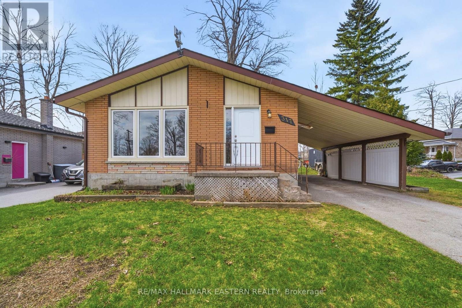 317 Lindan Avenue, Selwyn, Ontario  K9L 1K8 - Photo 1 - X13045984