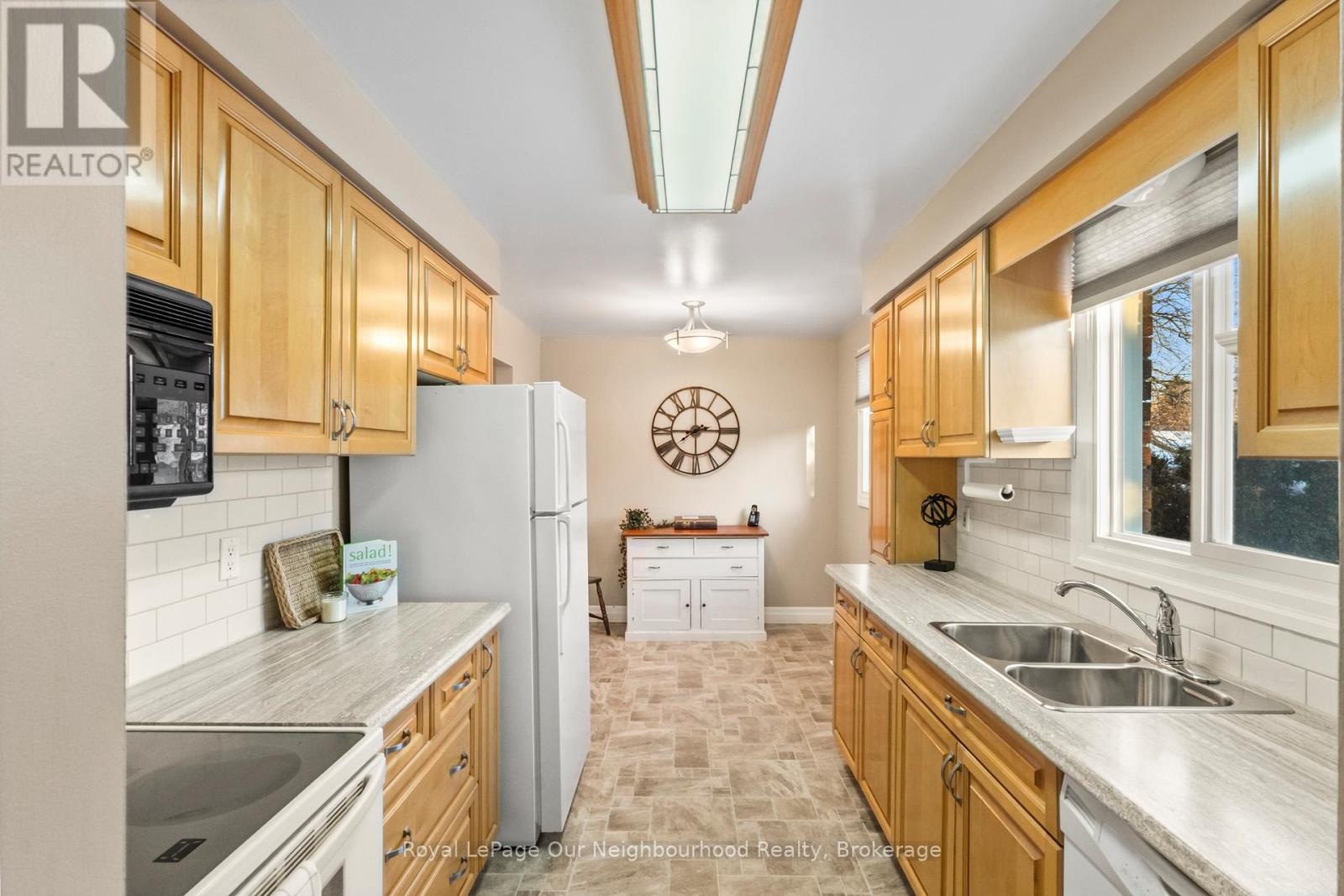 909 Whitefield Drive, Peterborough, Ontario K9J 7W1 - Photo 10 - X12898546