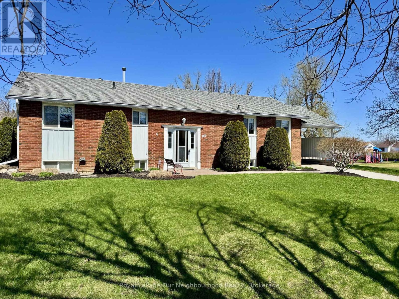 909 Whitefield Drive, Peterborough, Ontario K9J 7W1 - Photo 36 - X12898546