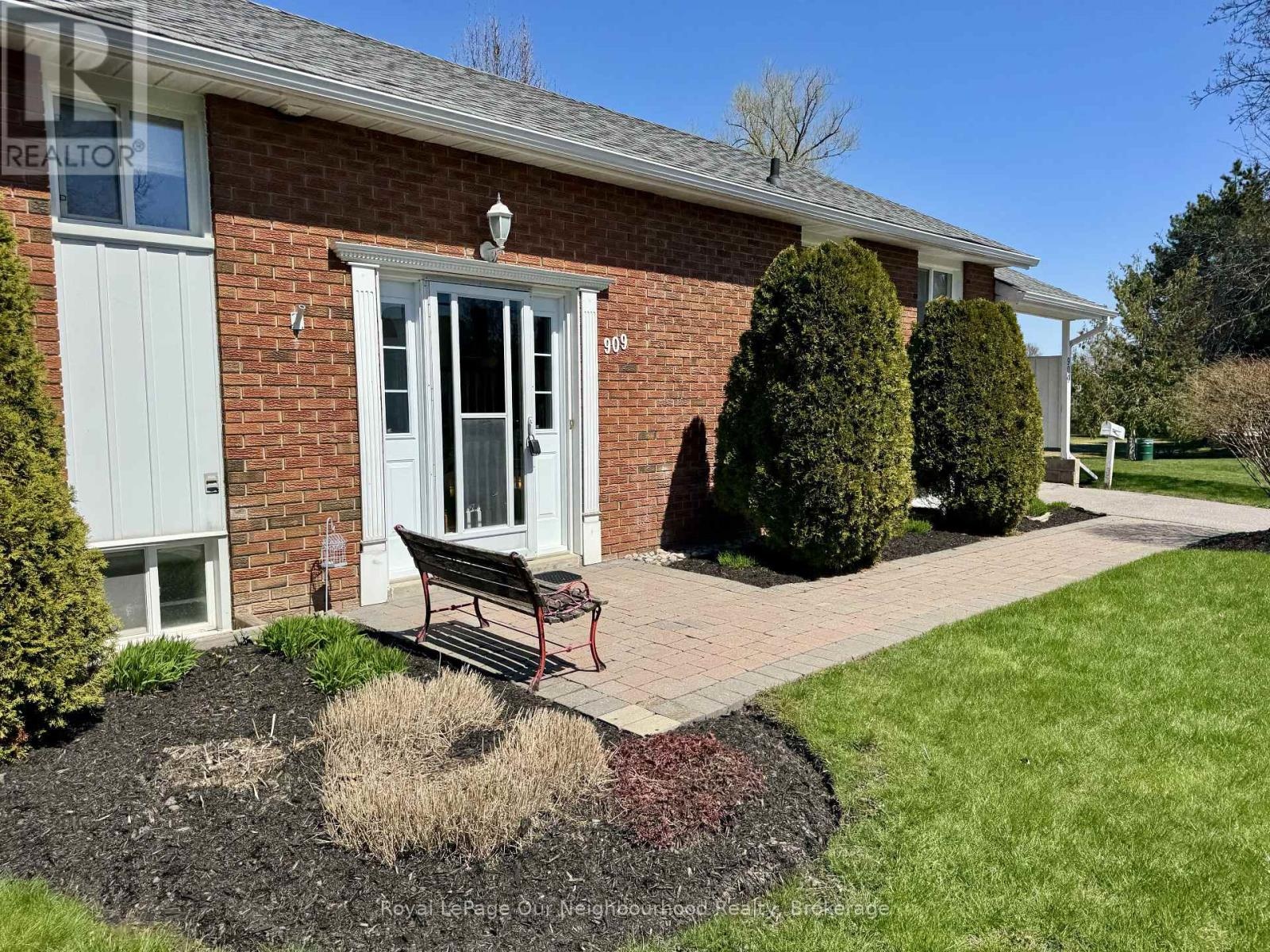 909 Whitefield Drive, Peterborough, Ontario K9J 7W1 - Photo 44 - X12898546