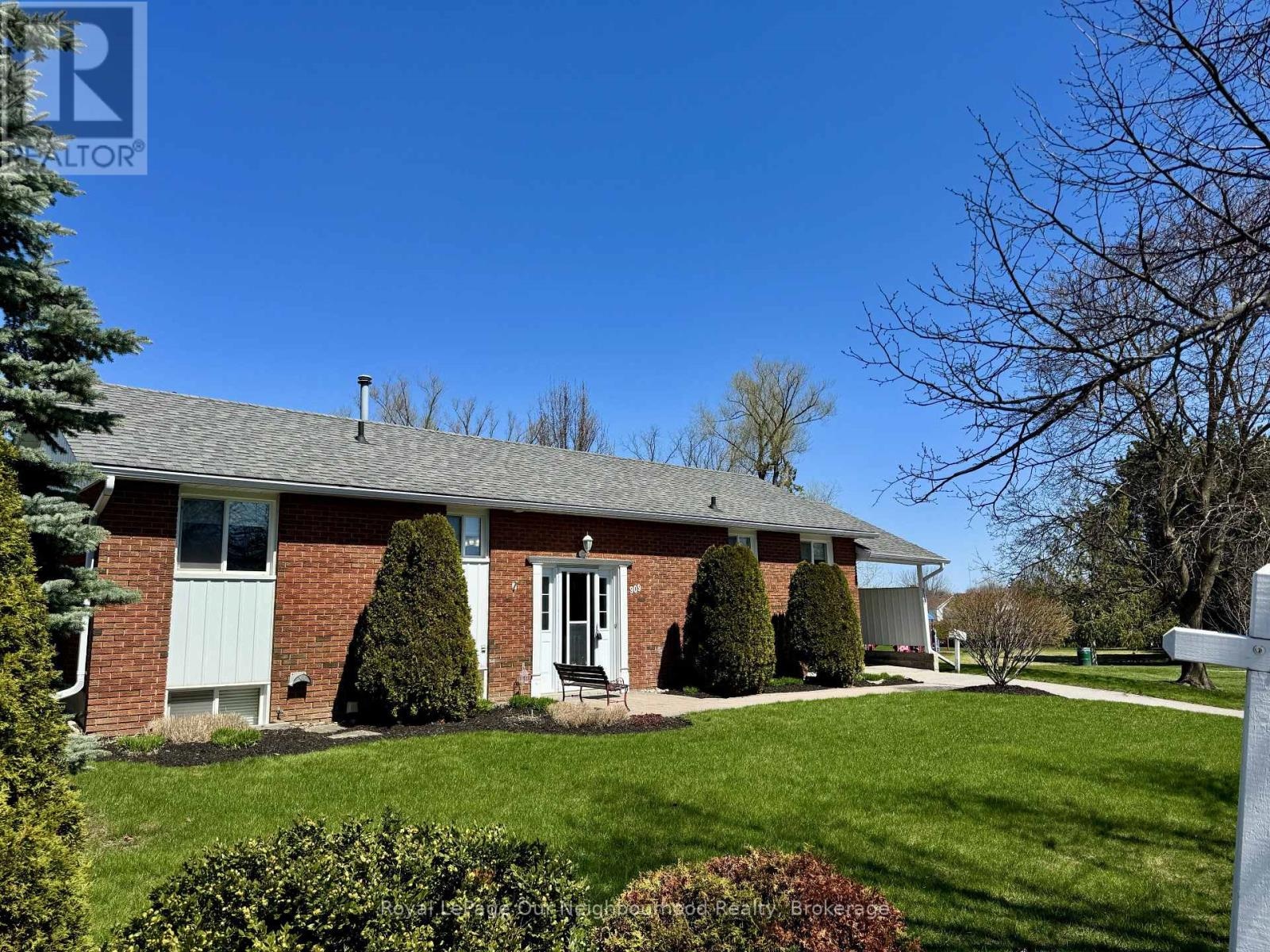 909 Whitefield Drive, Peterborough, Ontario K9J 7W1 - Photo 5 - X12898546