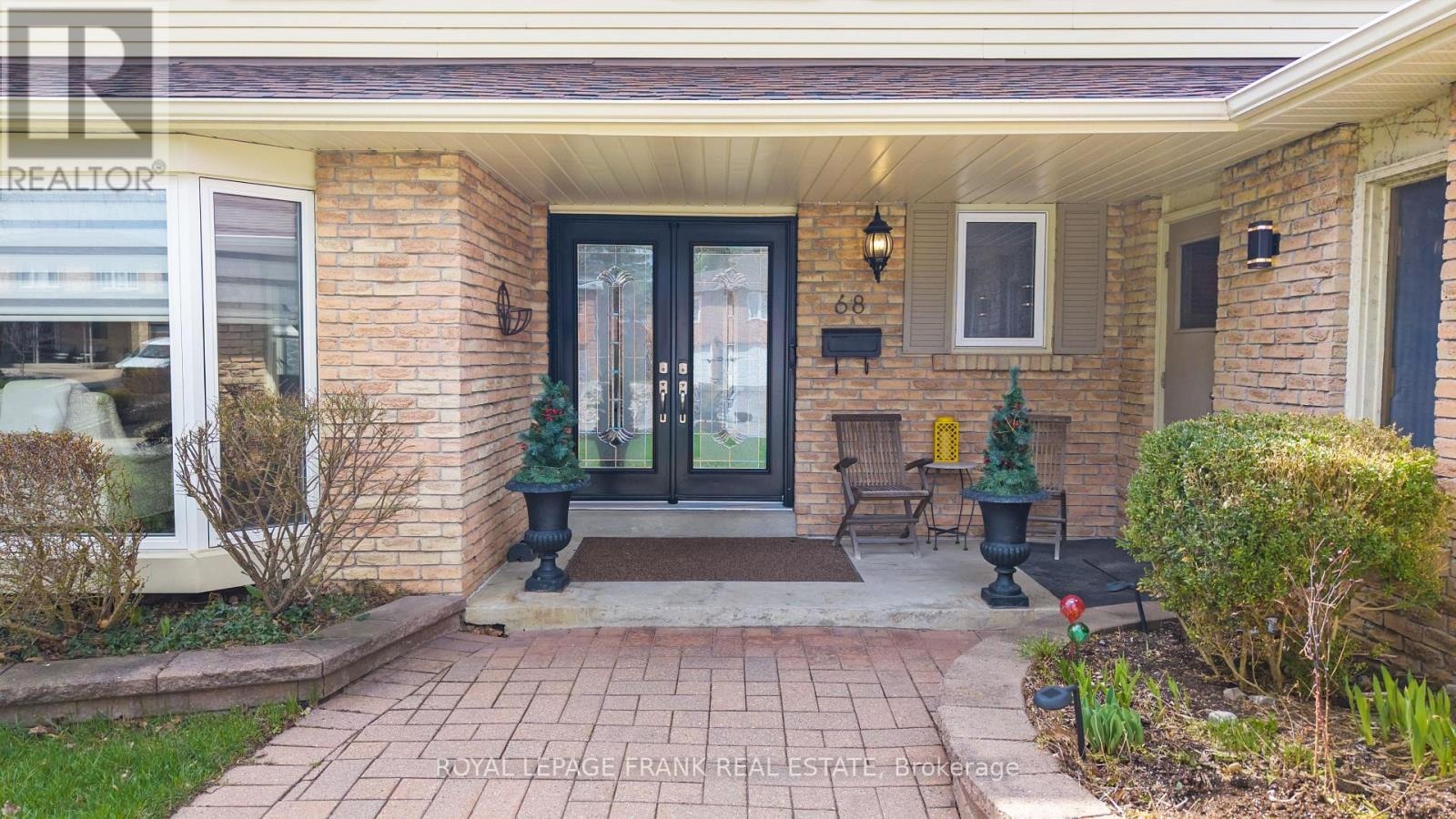 68 Burling Place, Newmarket, Ontario  L3Y 5W4 - Photo 2 - N13049382