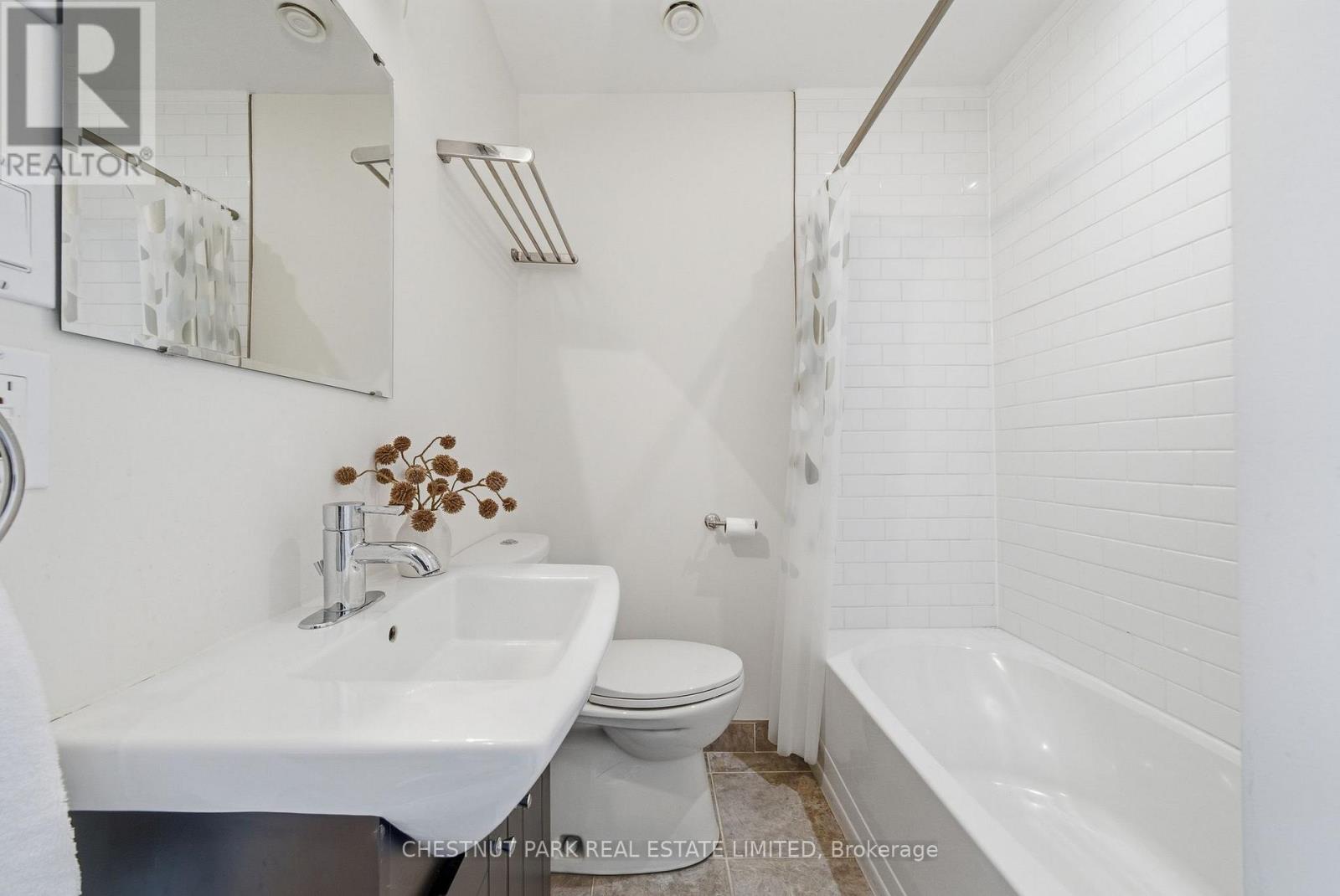 2 - 4 Bridge Street, Prince Edward County, Ontario K0K 2T0 - Photo 34 - X13057518