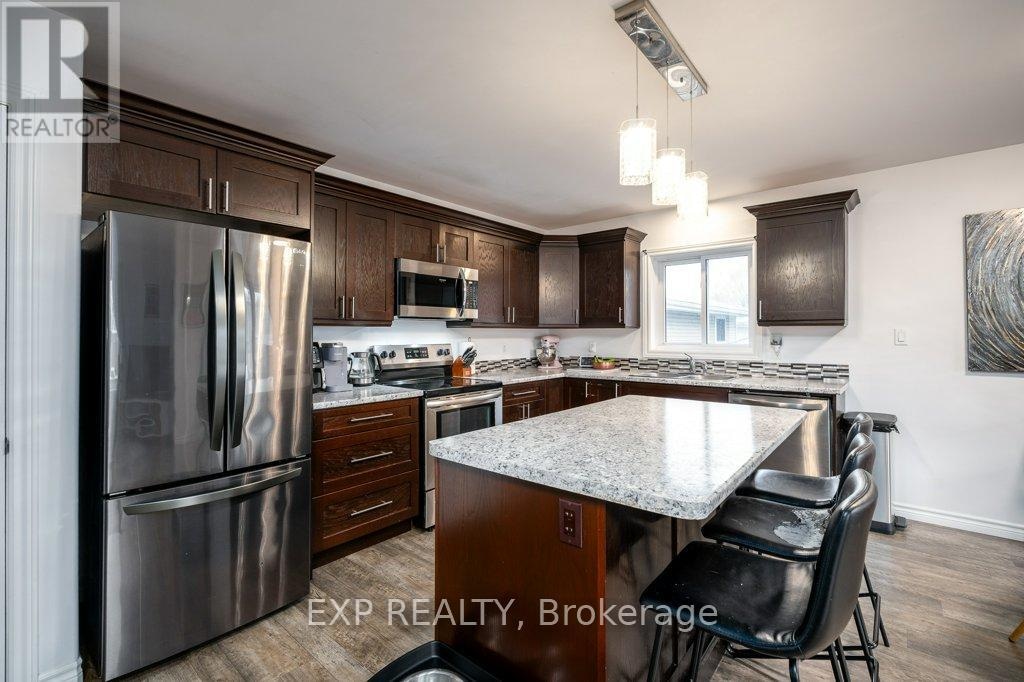 A - 102 Davis Street E, Quinte West, Ontario  K8V 4L1 - Photo 11 - X13058138