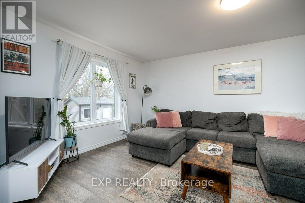 A - 102 Davis Street E, Quinte West, Ontario  K8V 4L1 - Photo 7 - X13058138