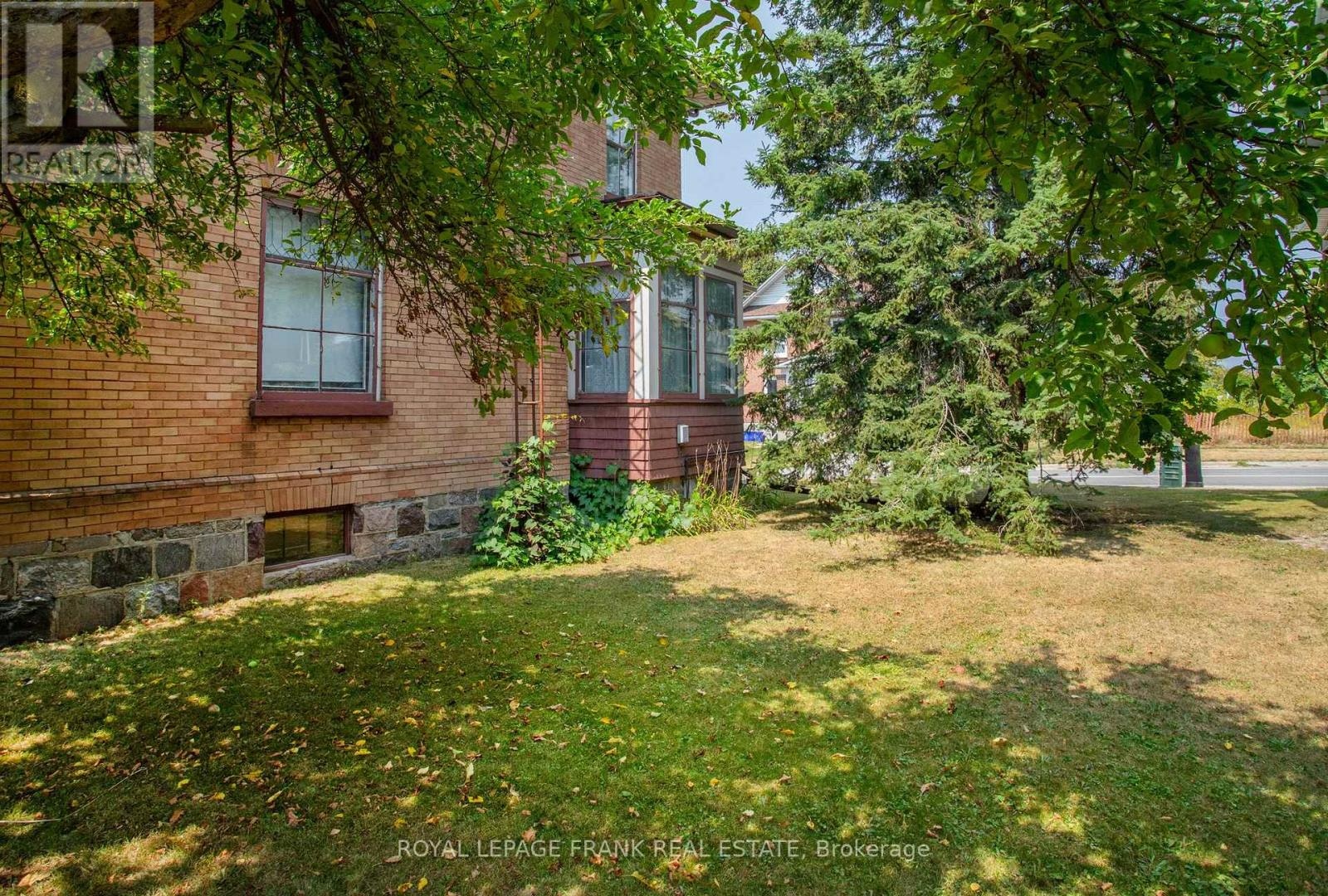 33 Fairbanks Street, Oshawa, Ontario  L1H 2L7 - Photo 33 - E13060012