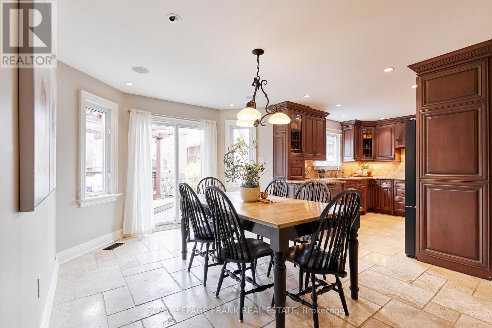 10 Dorman Drive, Whitchurch-Stouffville, Ontario  L4A 6A2 - Photo 18 - N13069356