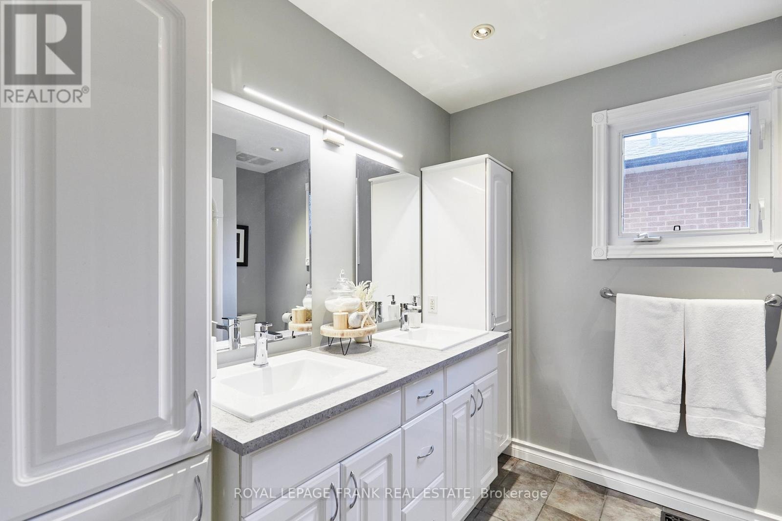 10 Dorman Drive, Whitchurch-Stouffville, Ontario  L4A 6A2 - Photo 35 - N13069356