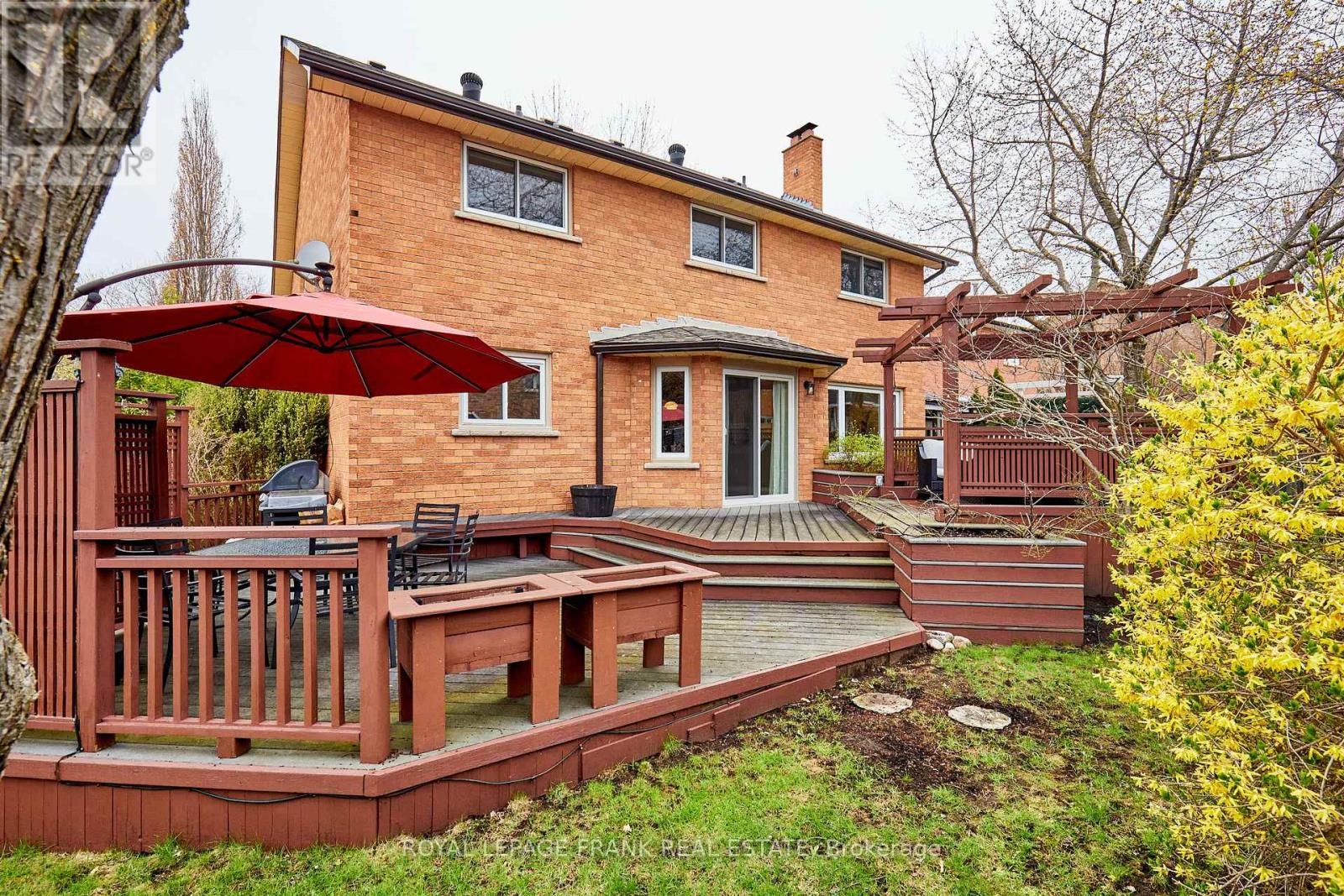 10 Dorman Drive, Whitchurch-Stouffville, Ontario  L4A 6A2 - Photo 6 - N13069356