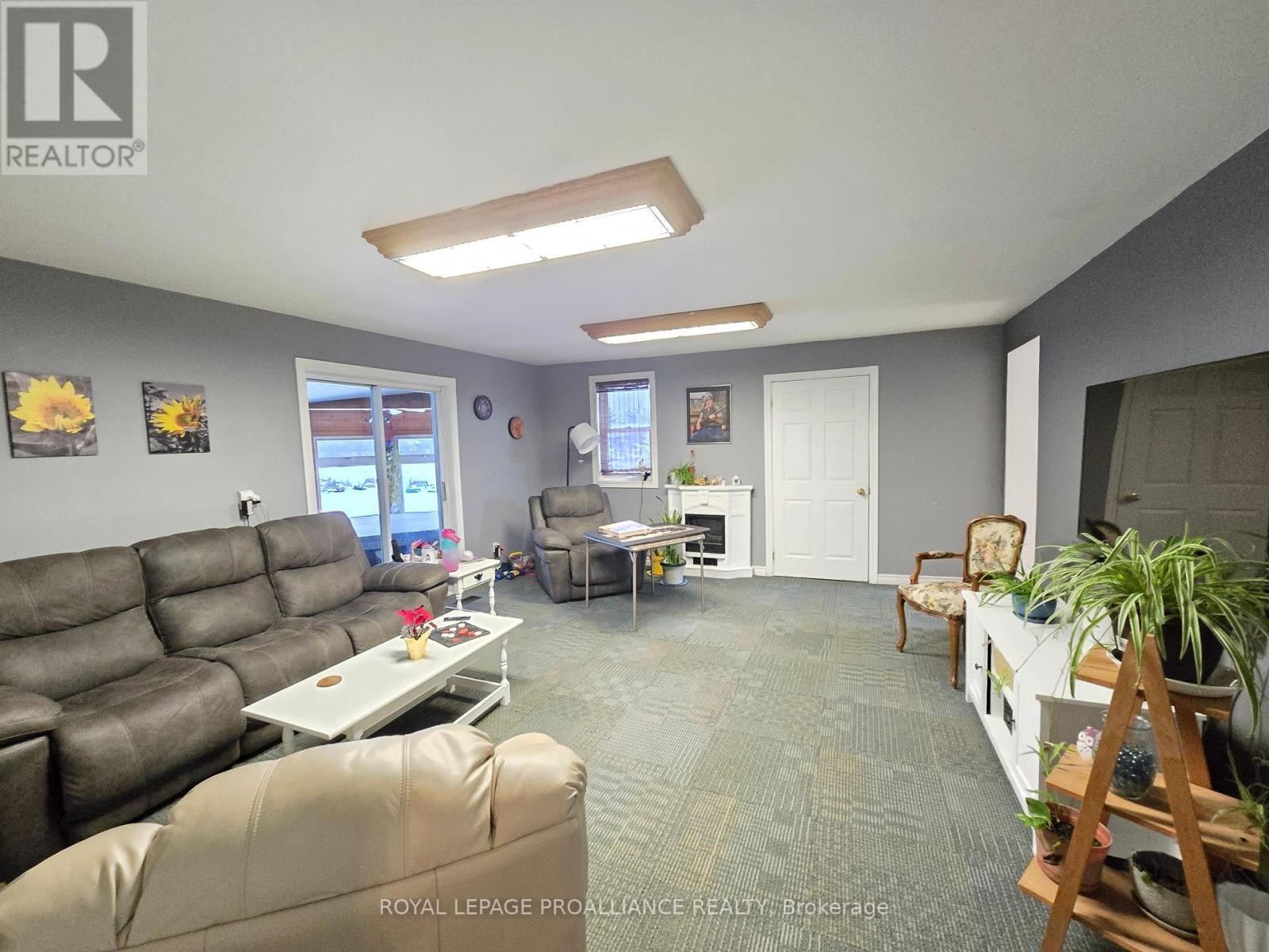 118 Hubbs Road, Prince Edward County, Ontario  K0K 1A0 - Photo 9 - X12774598
