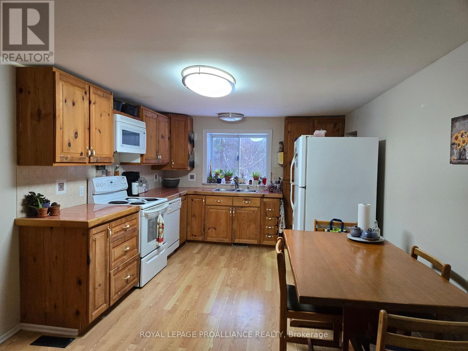 118 Hubbs Road, Prince Edward County, Ontario  K0K 1A0 - Photo 4 - X12774598
