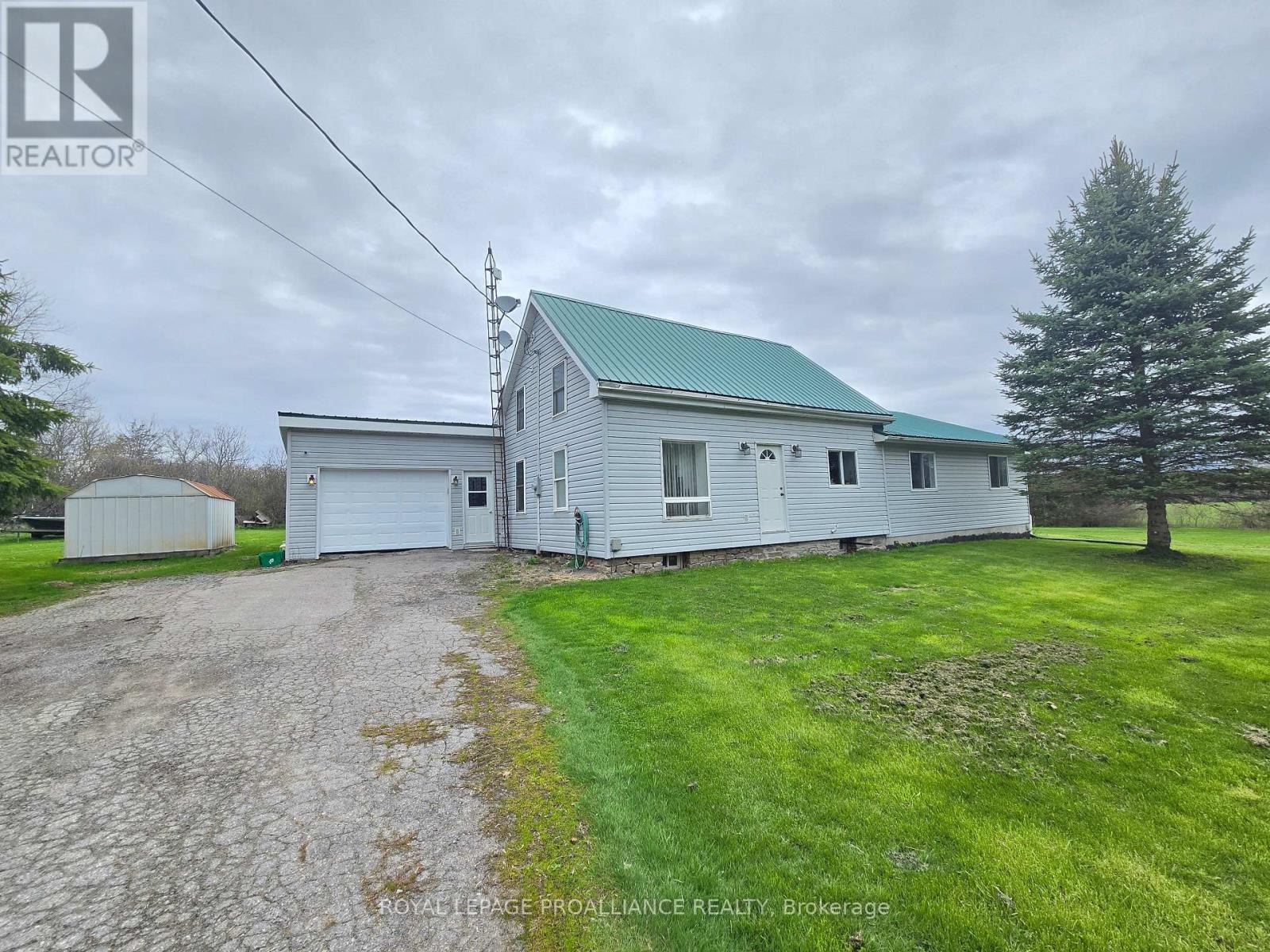 118 Hubbs Road, Prince Edward County, Ontario  K0K 1A0 - Photo 2 - X12774598
