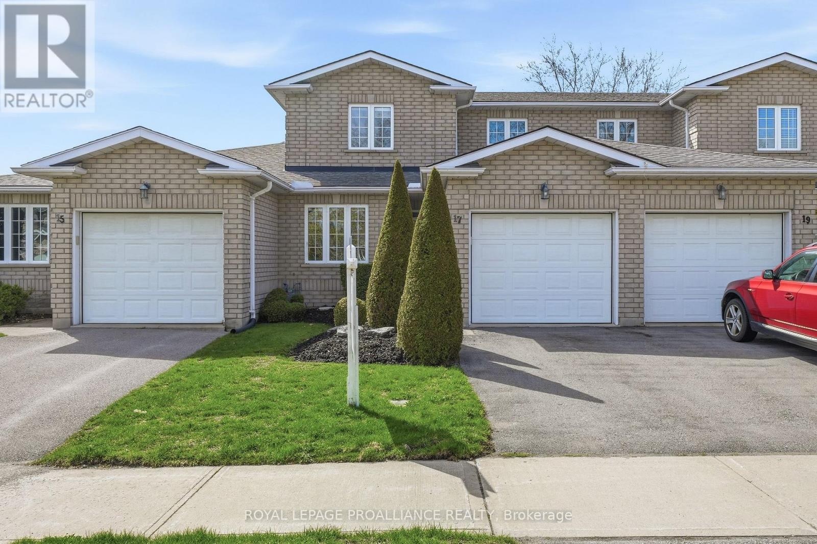 17 Pinegrove Court, Belleville, Ontario K8N 5X9 - Photo 2 - X12919198