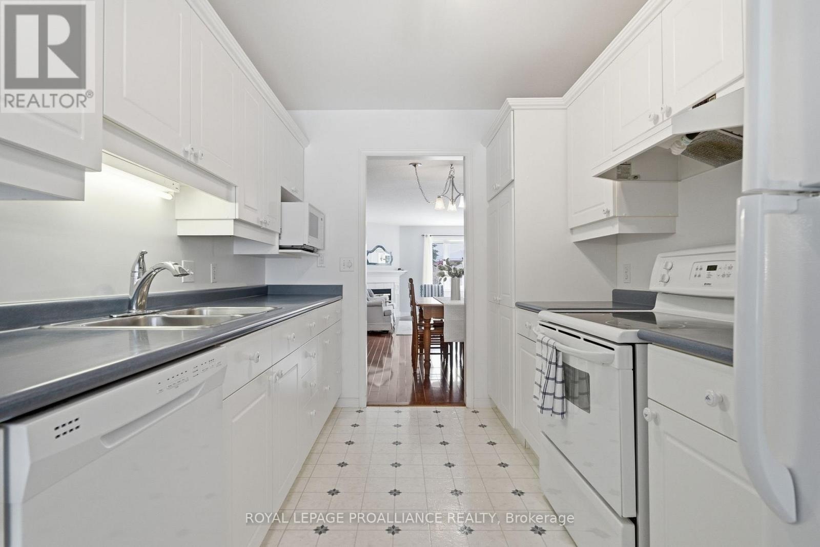 17 Pinegrove Court, Belleville, Ontario K8N 5X9 - Photo 12 - X12919198