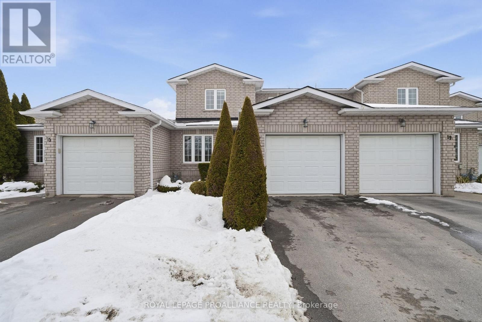 17 Pinegrove Court, Belleville, Ontario K8N 5X9 - Photo 4 - X12919198