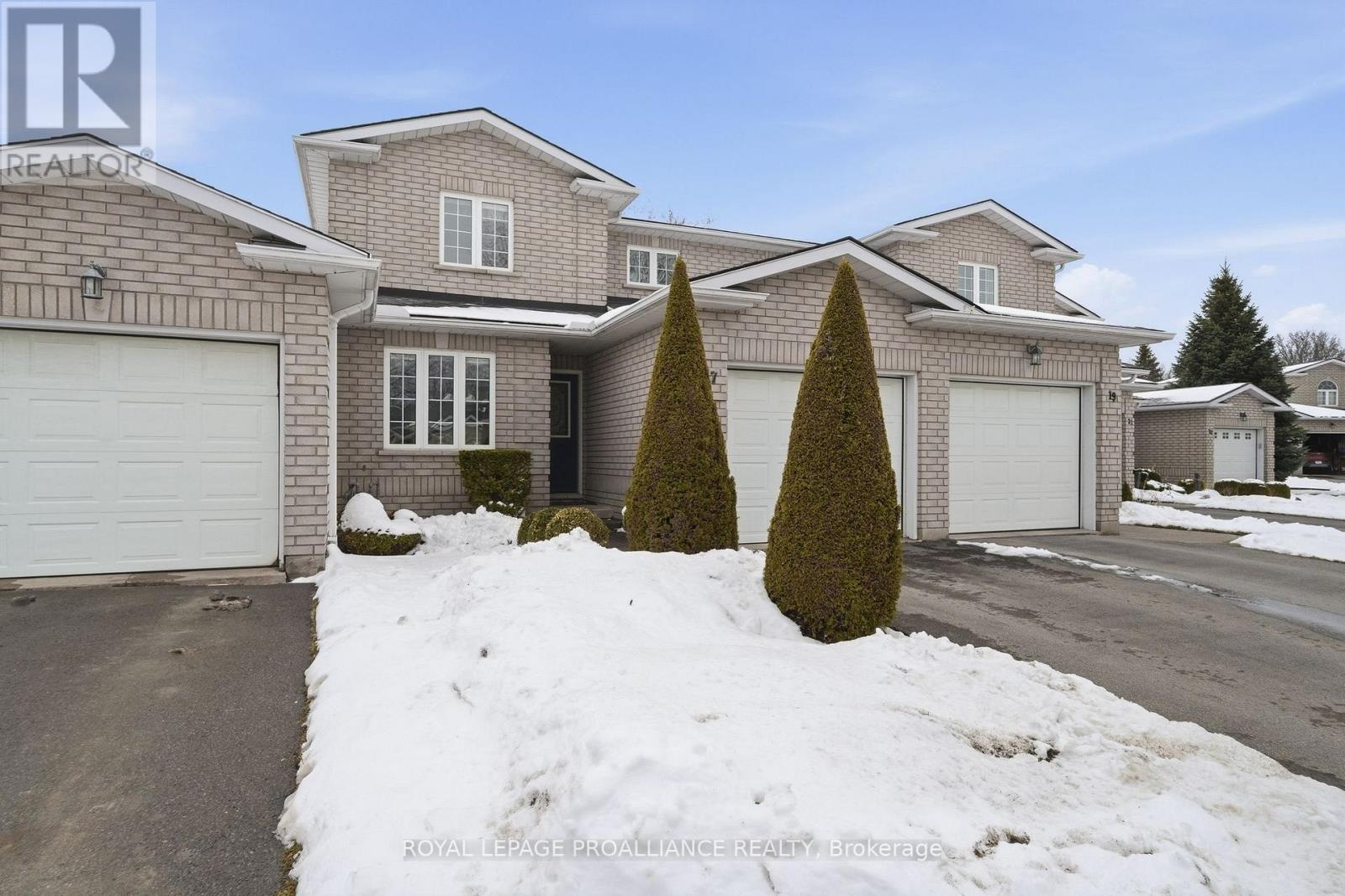 17 Pinegrove Court, Belleville, Ontario K8N 5X9 - Photo 5 - X12919198