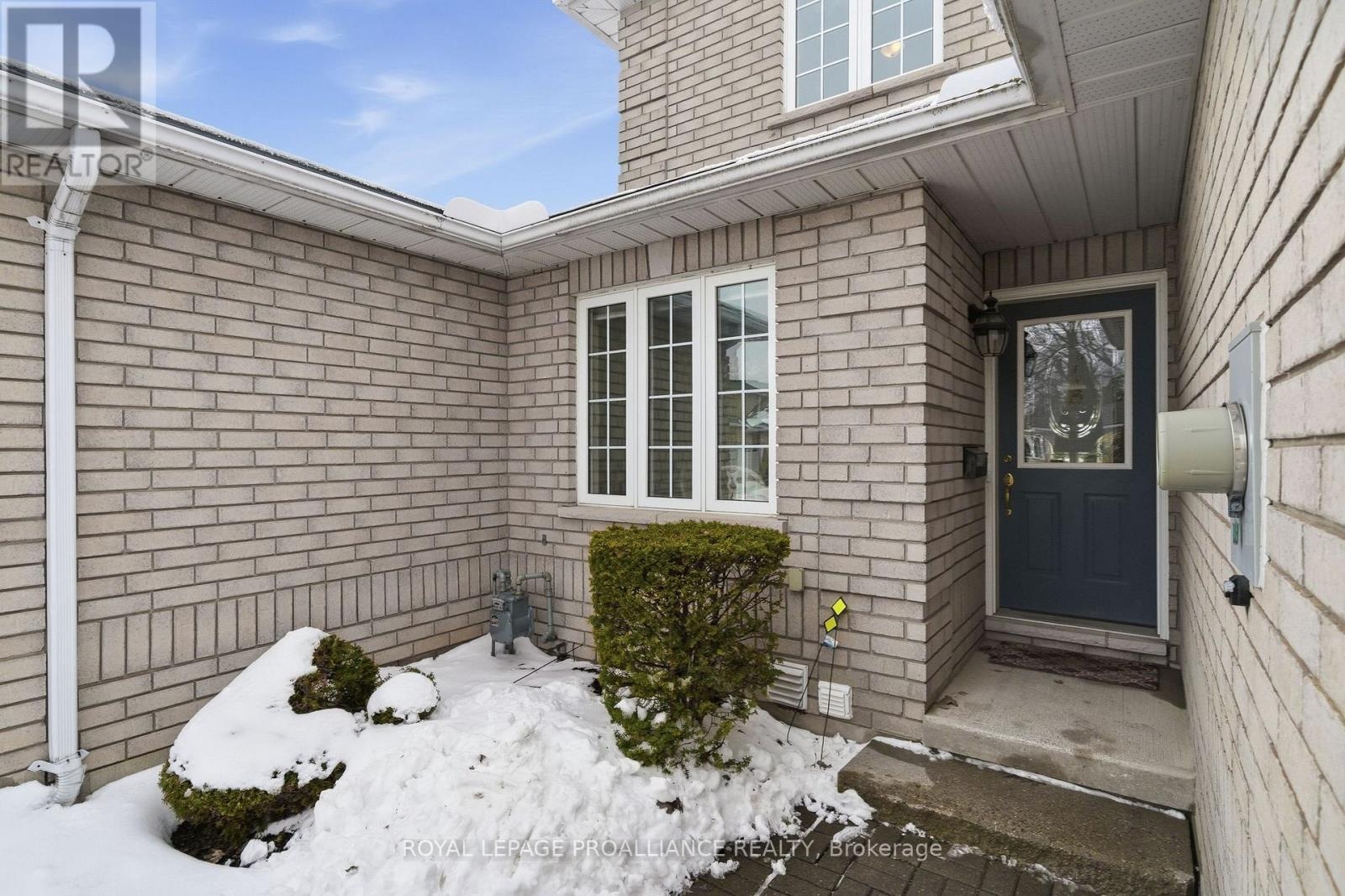 17 Pinegrove Court, Belleville, Ontario K8N 5X9 - Photo 6 - X12919198