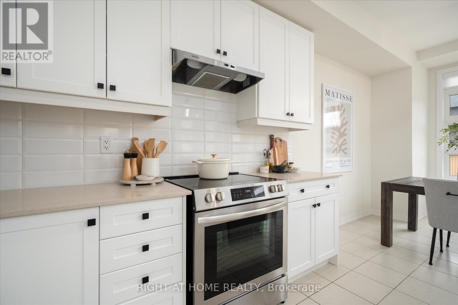 38 Van Wart Street, Whitby, Ontario  L1P 0P8 - Photo 13 - E13083006