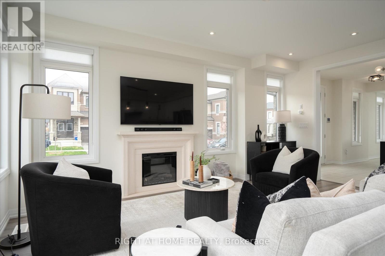 38 Van Wart Street, Whitby, Ontario  L1P 0P8 - Photo 7 - E13083006
