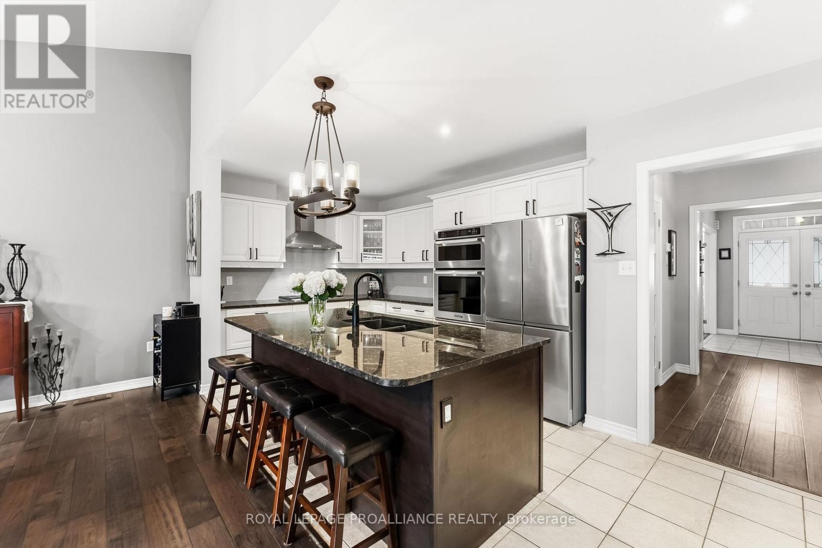 96 White Drive, Port Hope, Ontario L1A 0B6 - Photo 11 - X13086438
