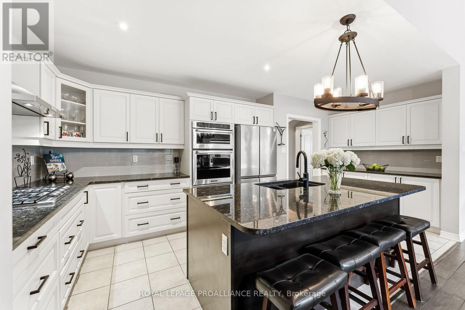 96 White Drive, Port Hope, Ontario L1A 0B6 - Photo 13 - X13086438